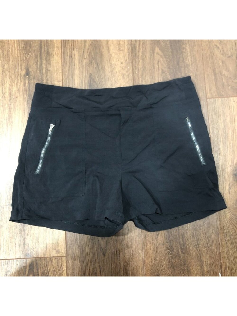 Athleta Trekkie North Shorts Women's Black Hiking 3.5" Stretch Mid Rise Size 12